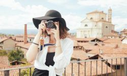 4 Travel Details Not to Post on Social Media